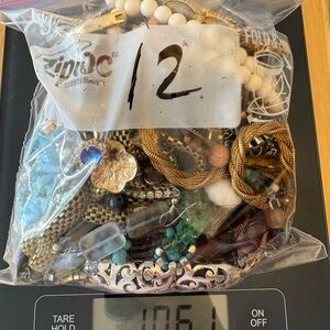 1KG Mixed Assorted Untested Jewelry Lot with Beads and Chains. LOT 12